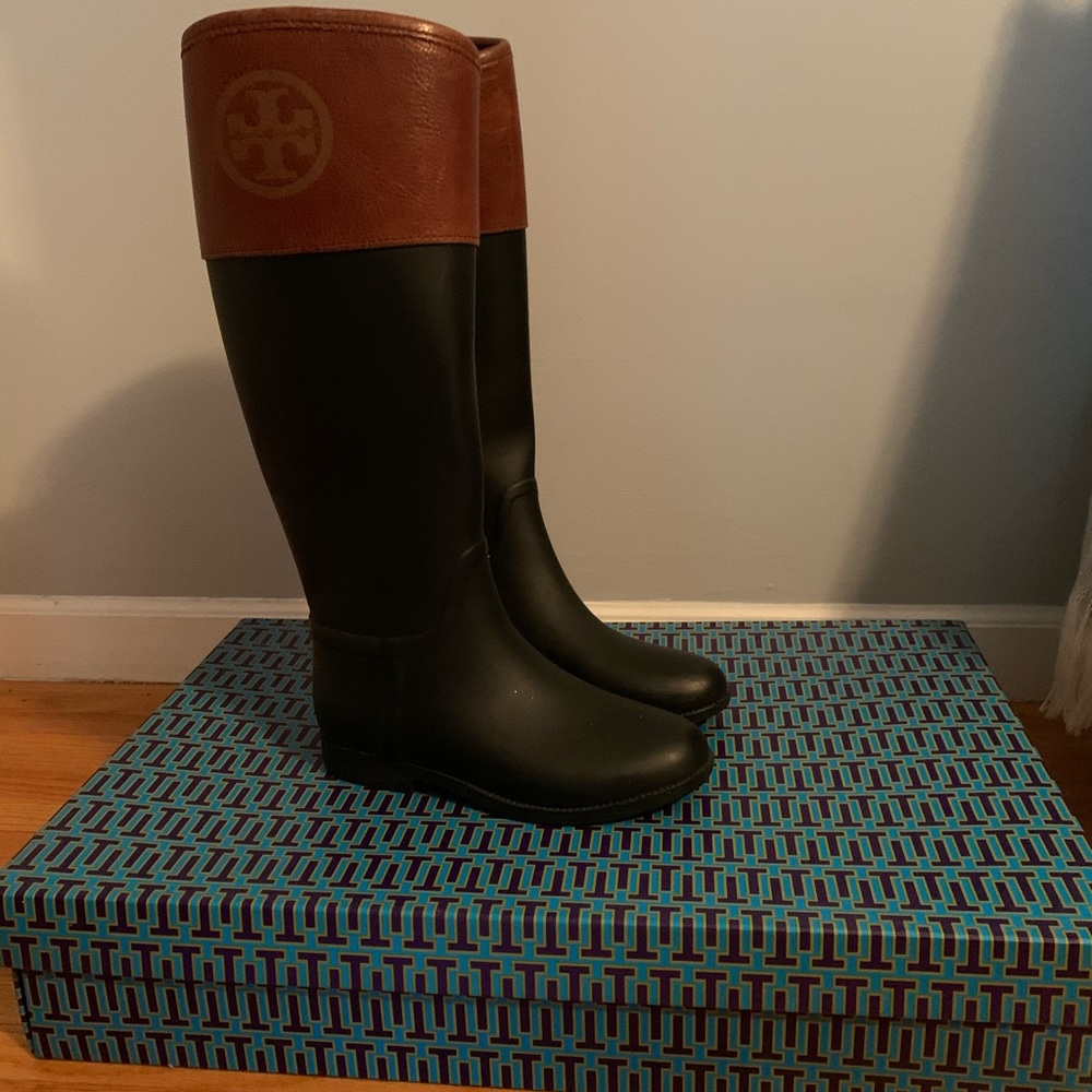 Tory Burch Diana Rainboots